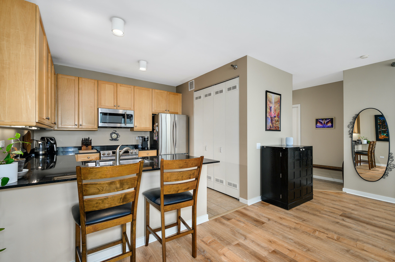 501 N Clinton Street Unit: 2607