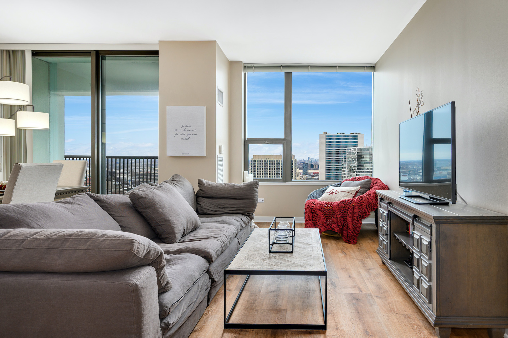 501 N Clinton Street Unit: 2607