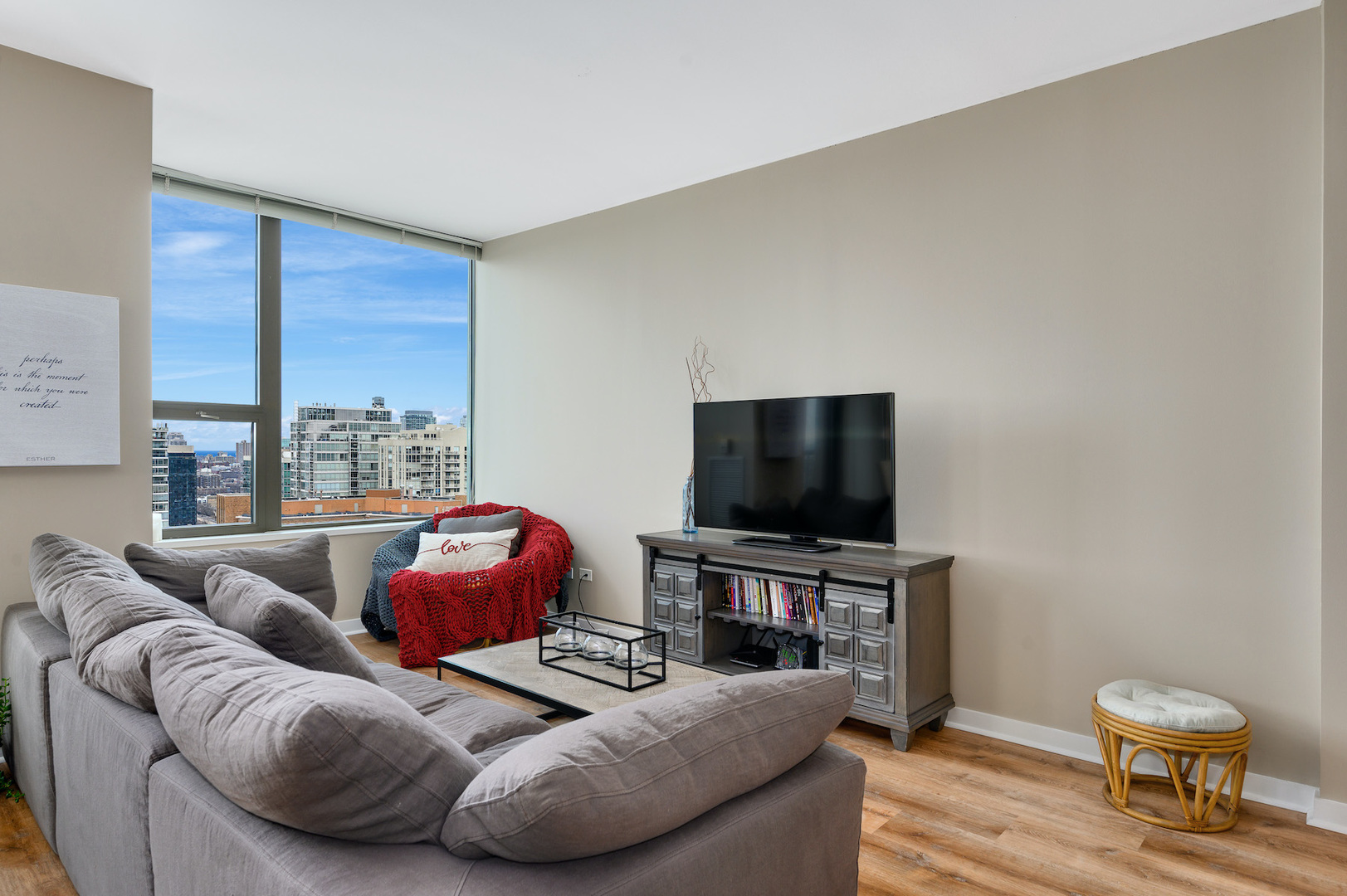 501 N Clinton Street Unit: 2607