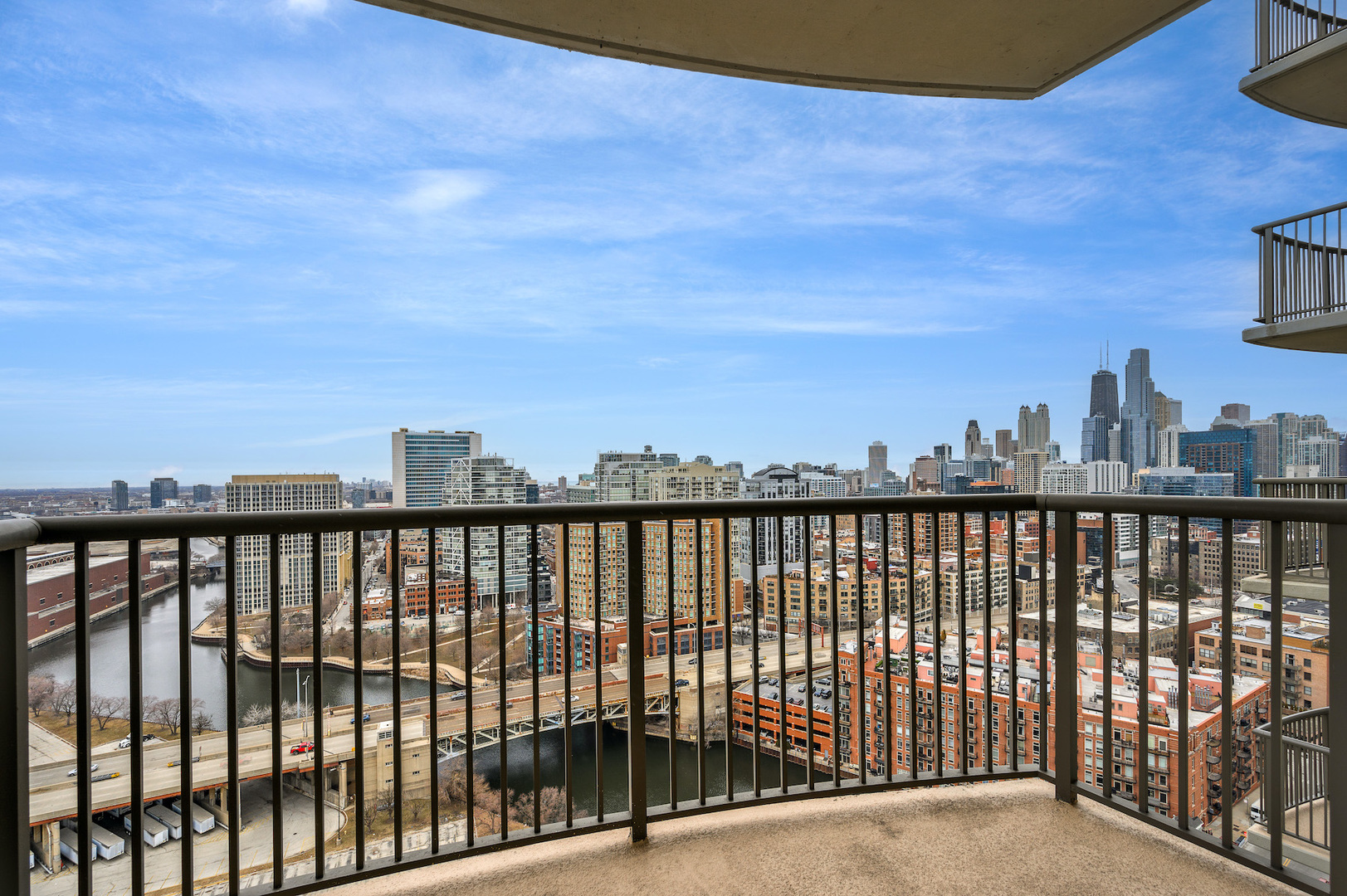 501 N Clinton Street Unit: 2607