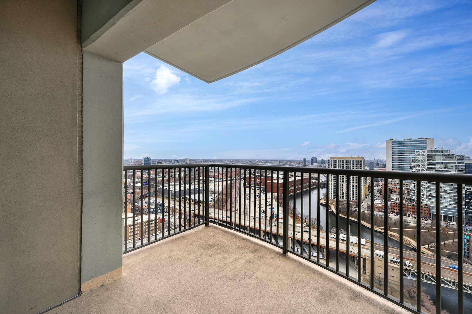 501 N Clinton Street Unit: 2607