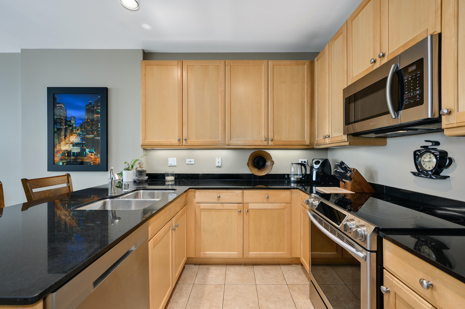 501 N Clinton Street Unit: 2607