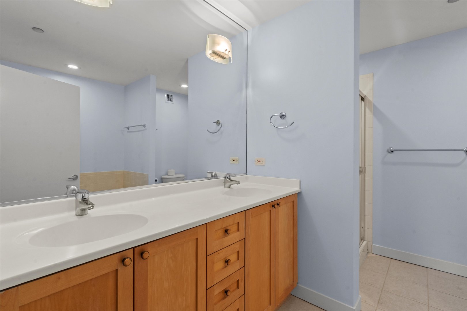 737 W Washington Boulevard Unit: 2804