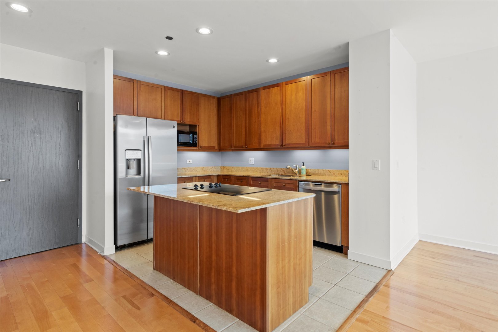 737 W Washington Boulevard Unit: 2804