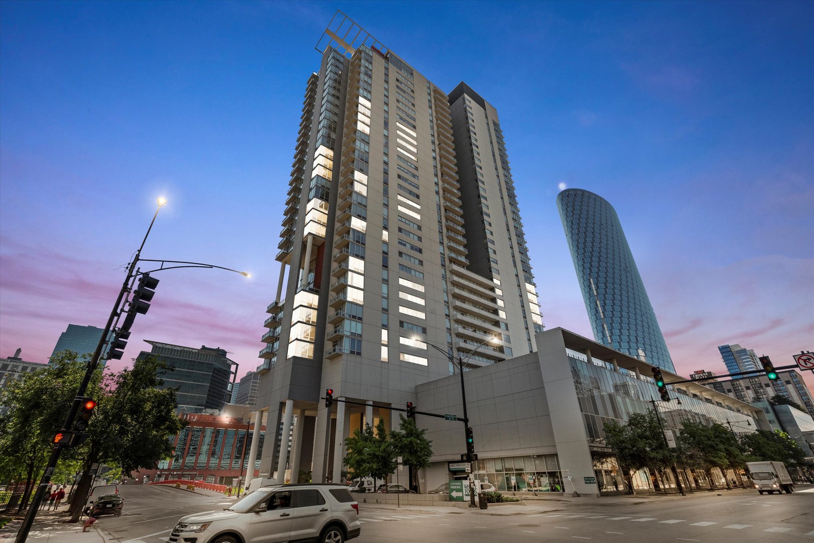 737 W Washington Boulevard Unit: 2804