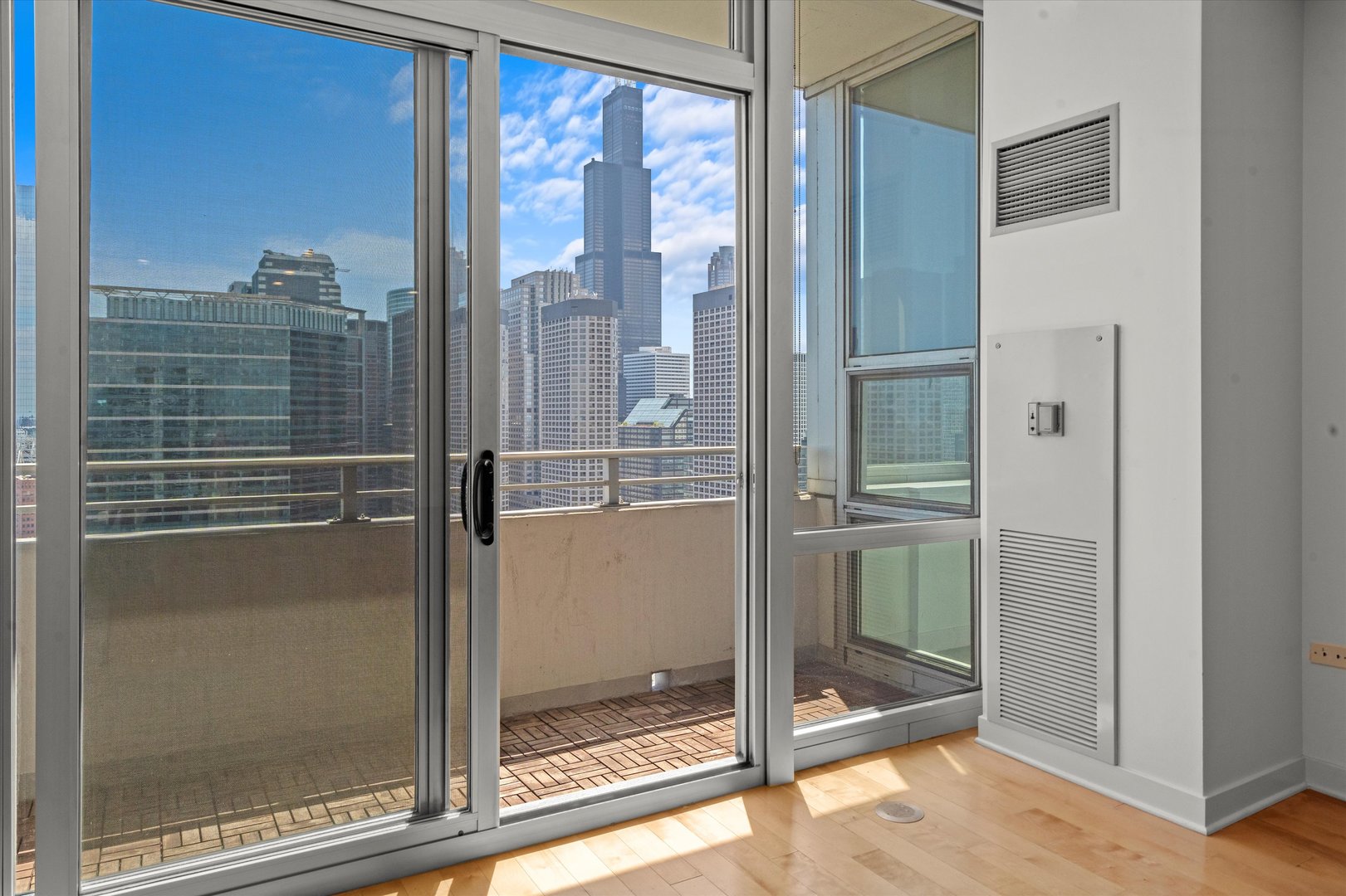 737 W Washington Boulevard Unit: 2804