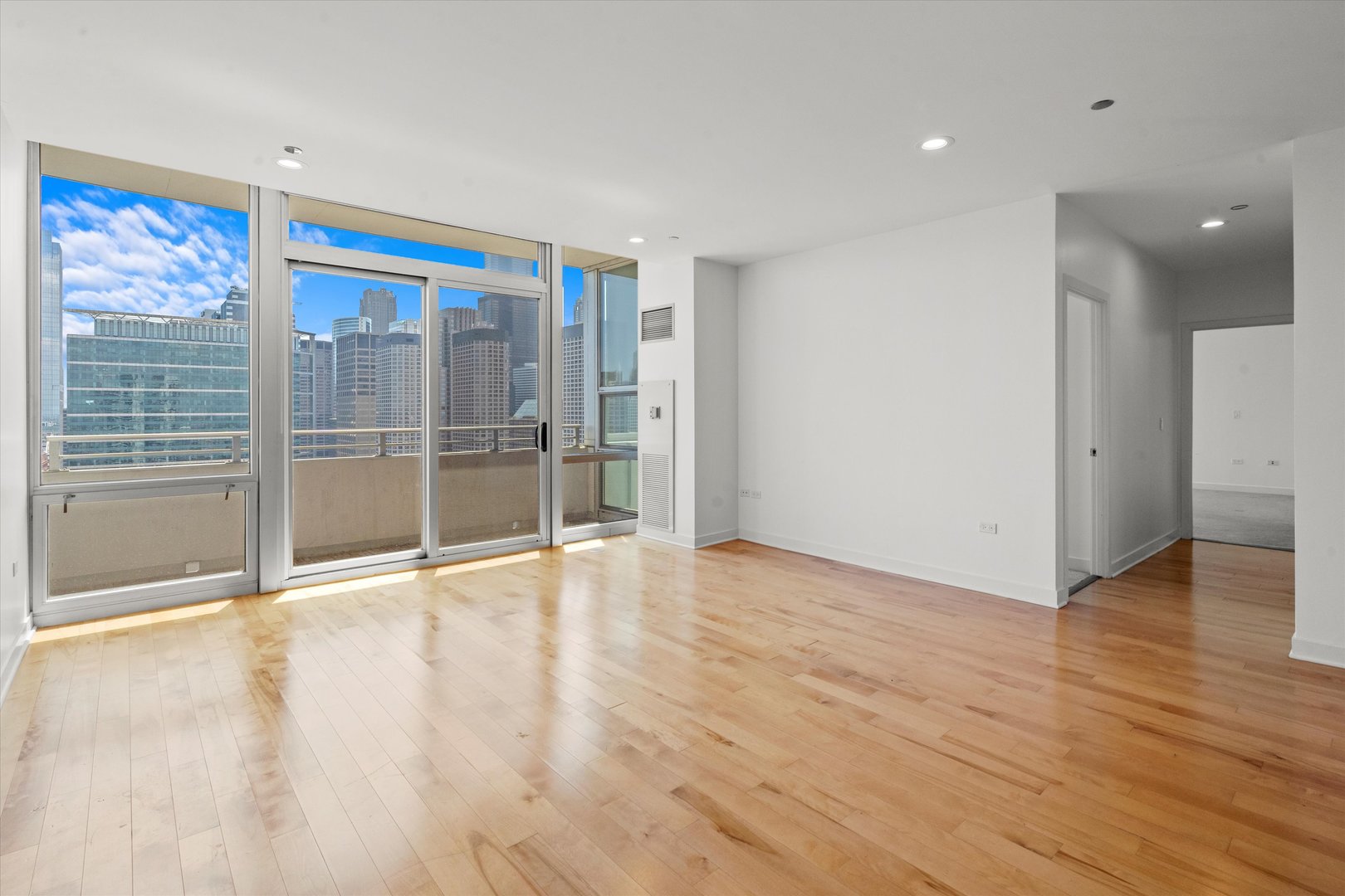 737 W Washington Boulevard Unit: 2804