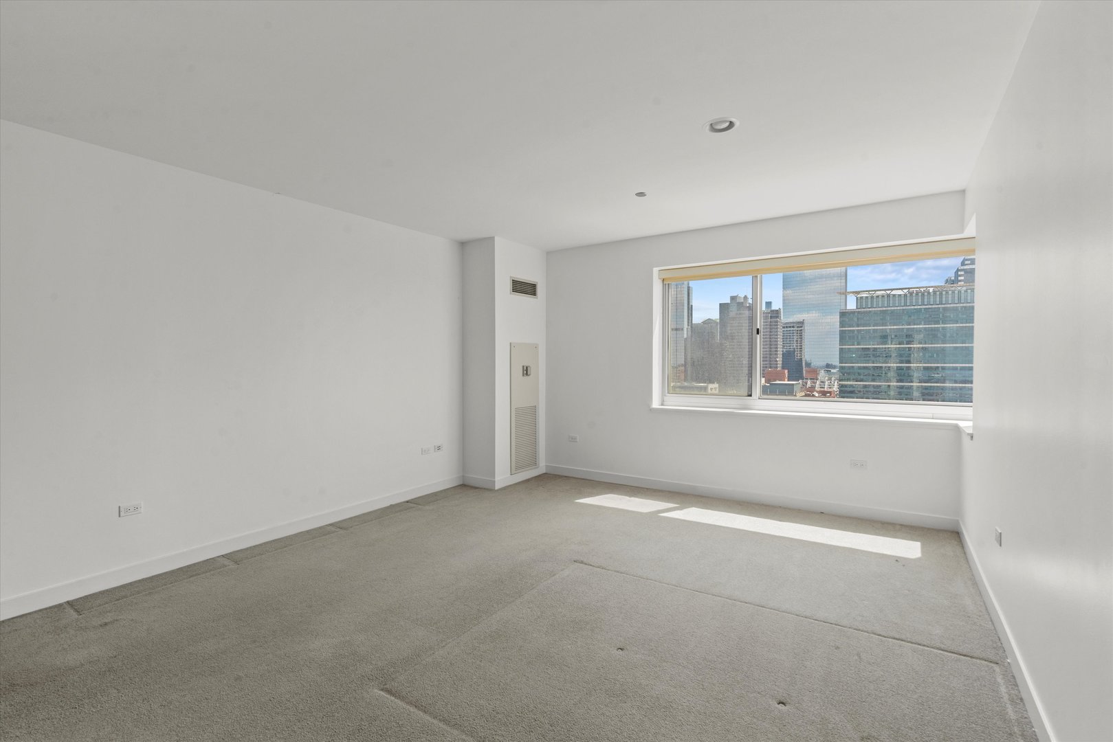 737 W Washington Boulevard Unit: 2804