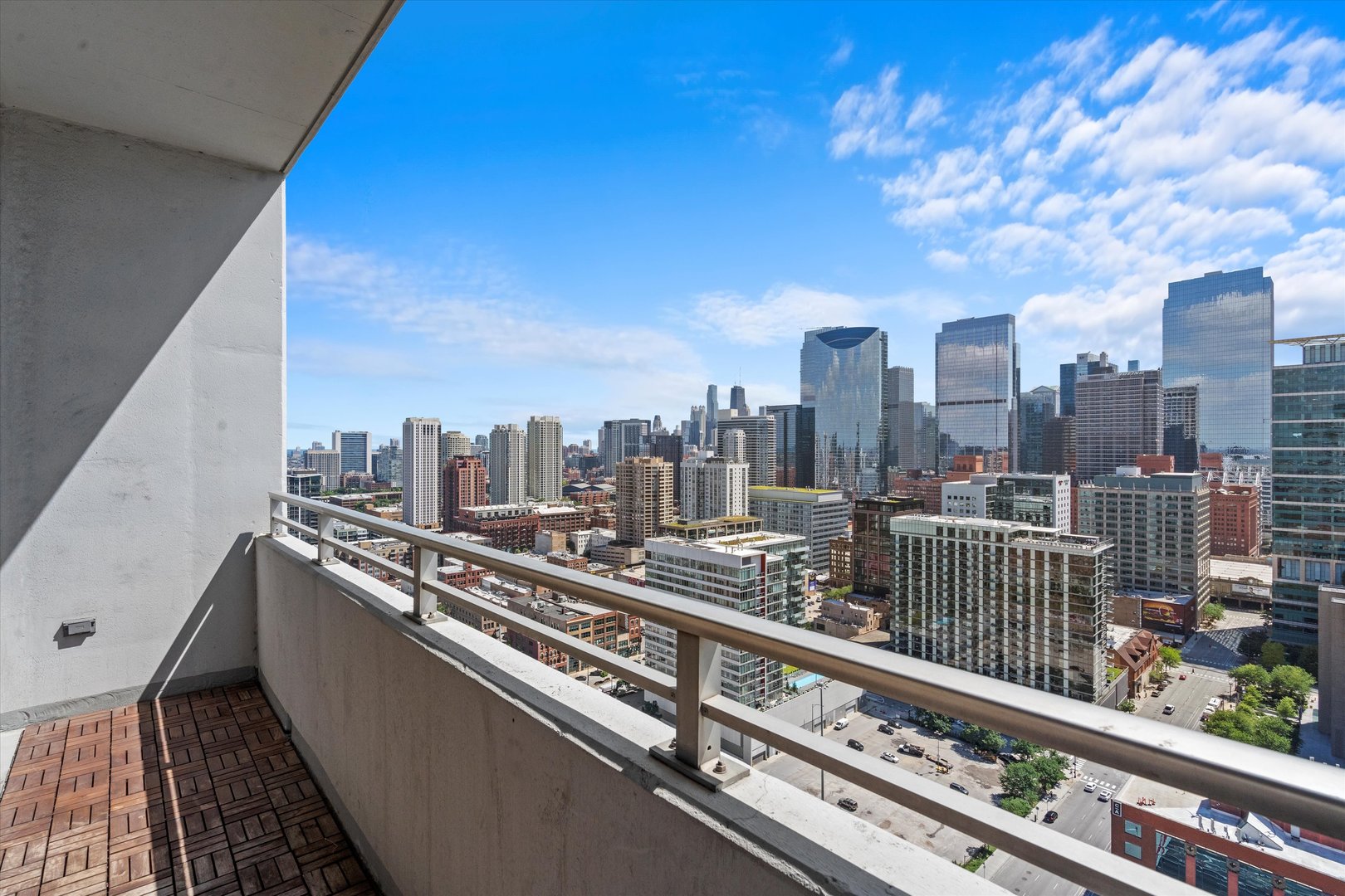 737 W Washington Boulevard Unit: 2804
