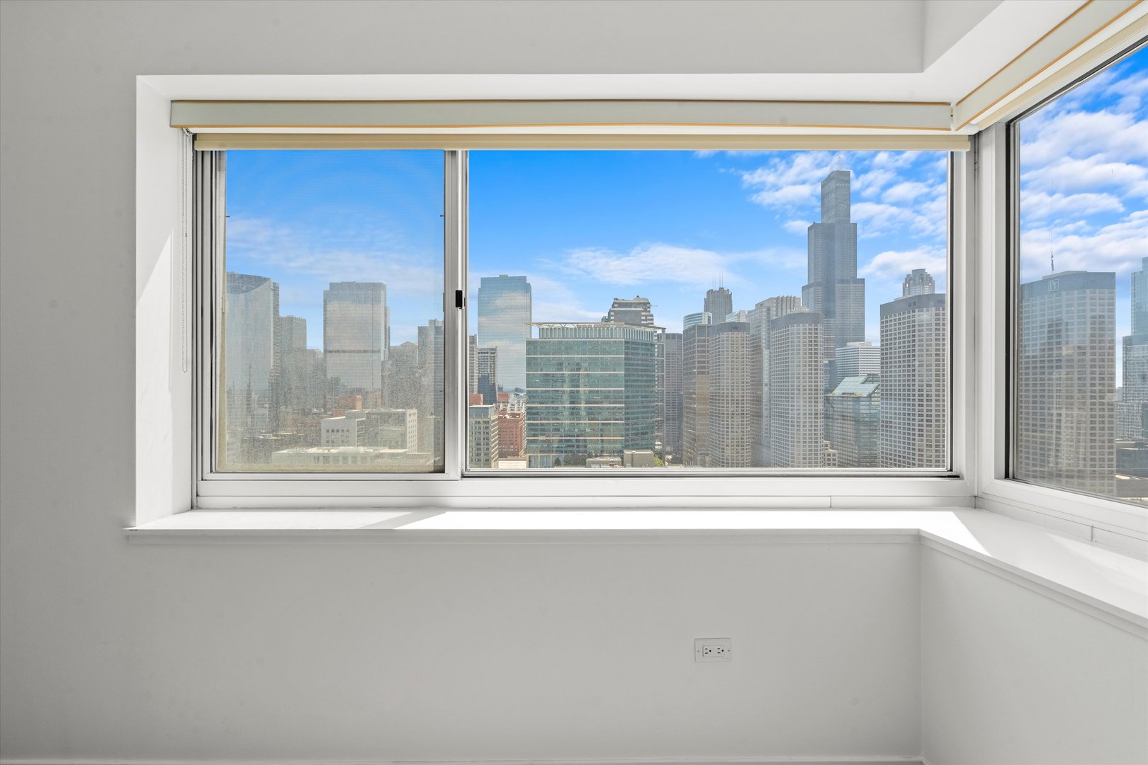 737 W Washington Boulevard Unit: 2804