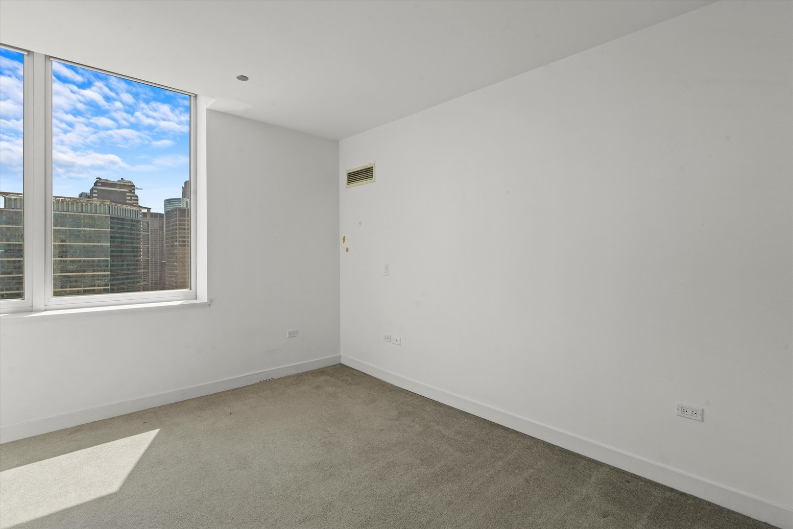737 W Washington Boulevard Unit: 2804