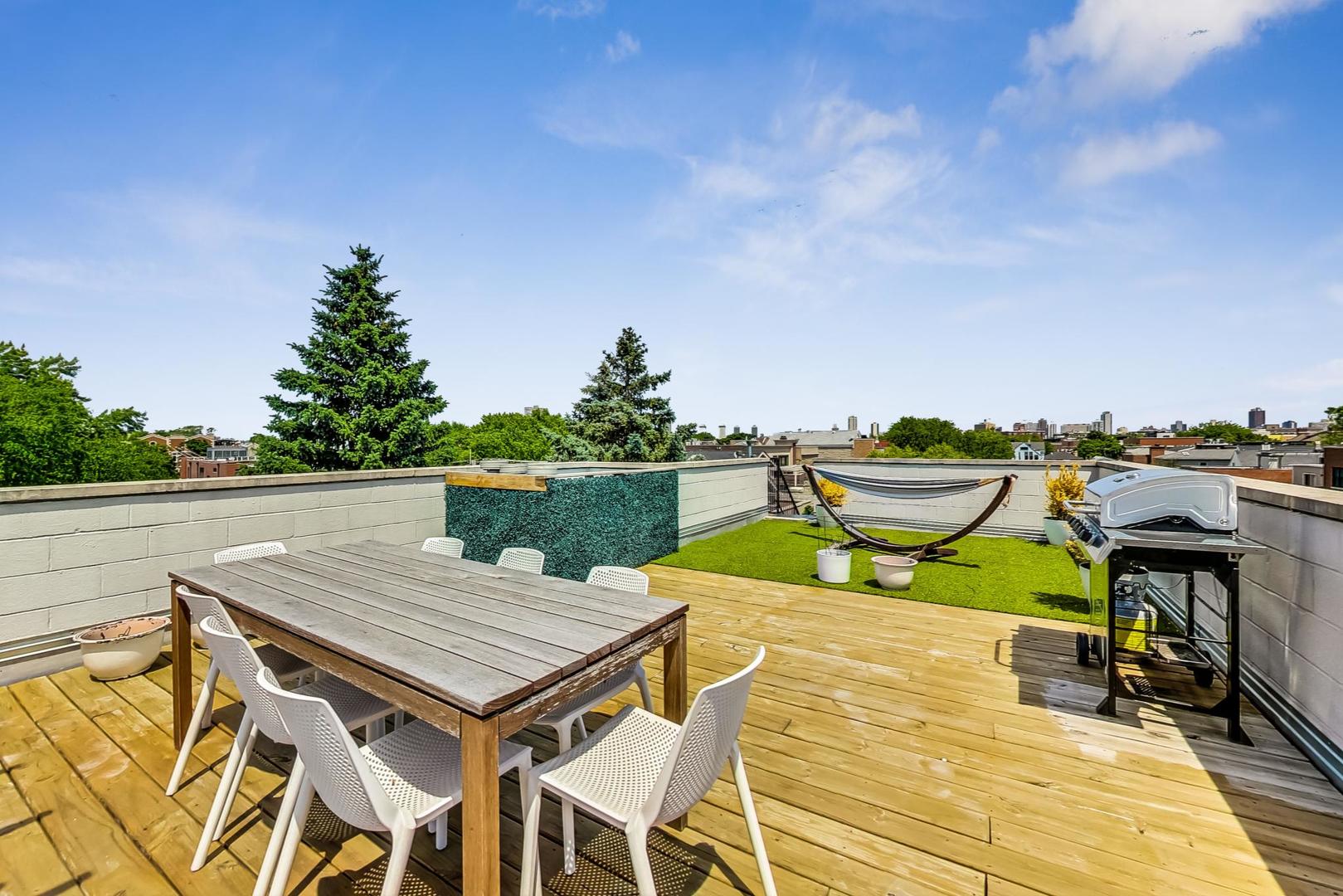 3249 N Southport Avenue Unit: 3