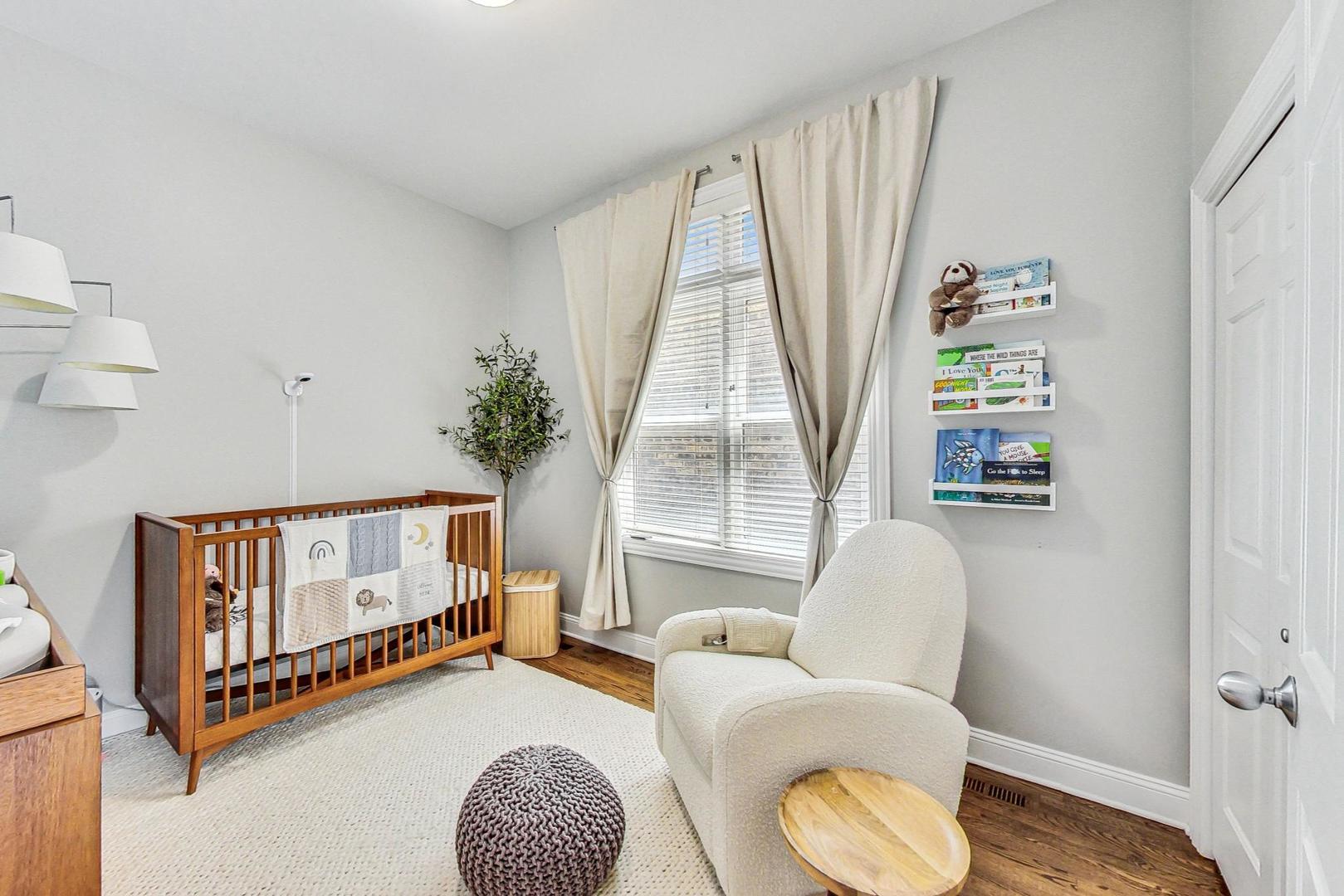 3249 N Southport Avenue Unit: 3