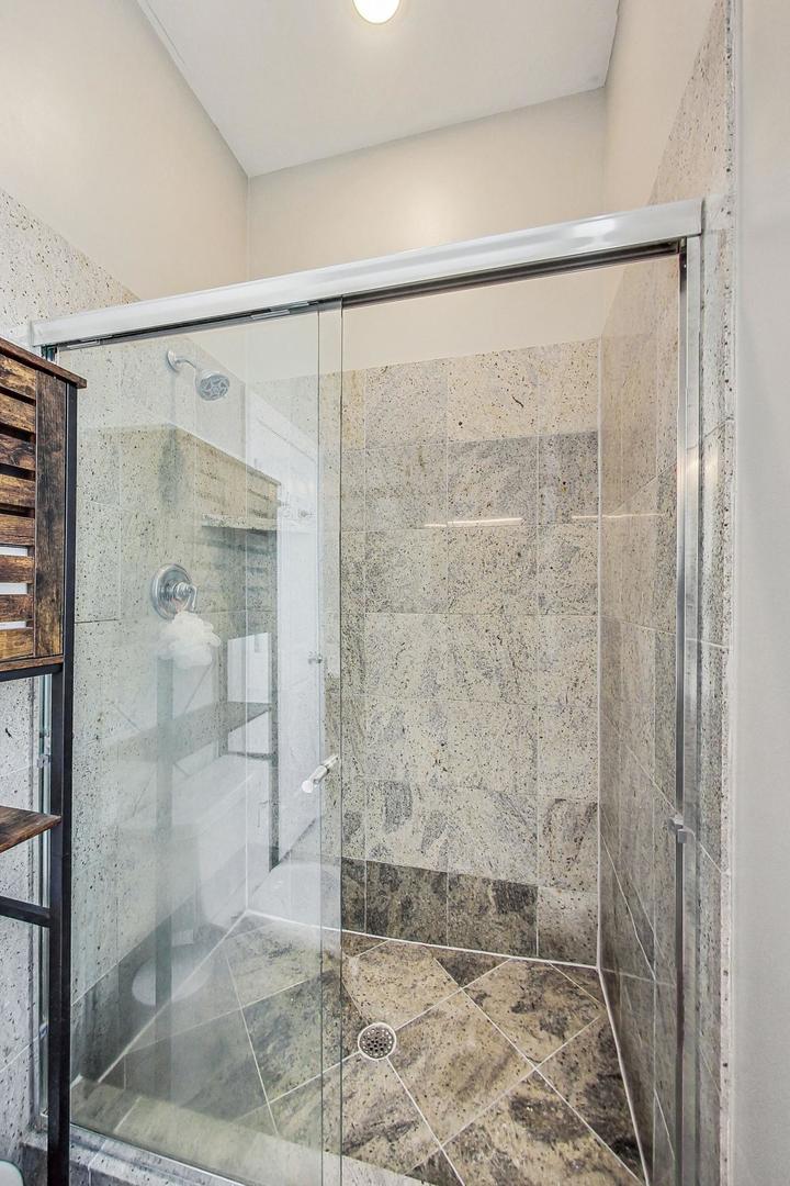 3249 N Southport Avenue Unit: 3