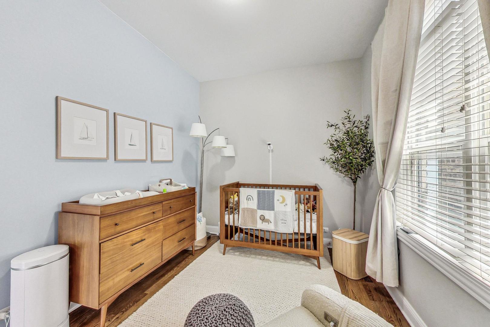 3249 N Southport Avenue Unit: 3