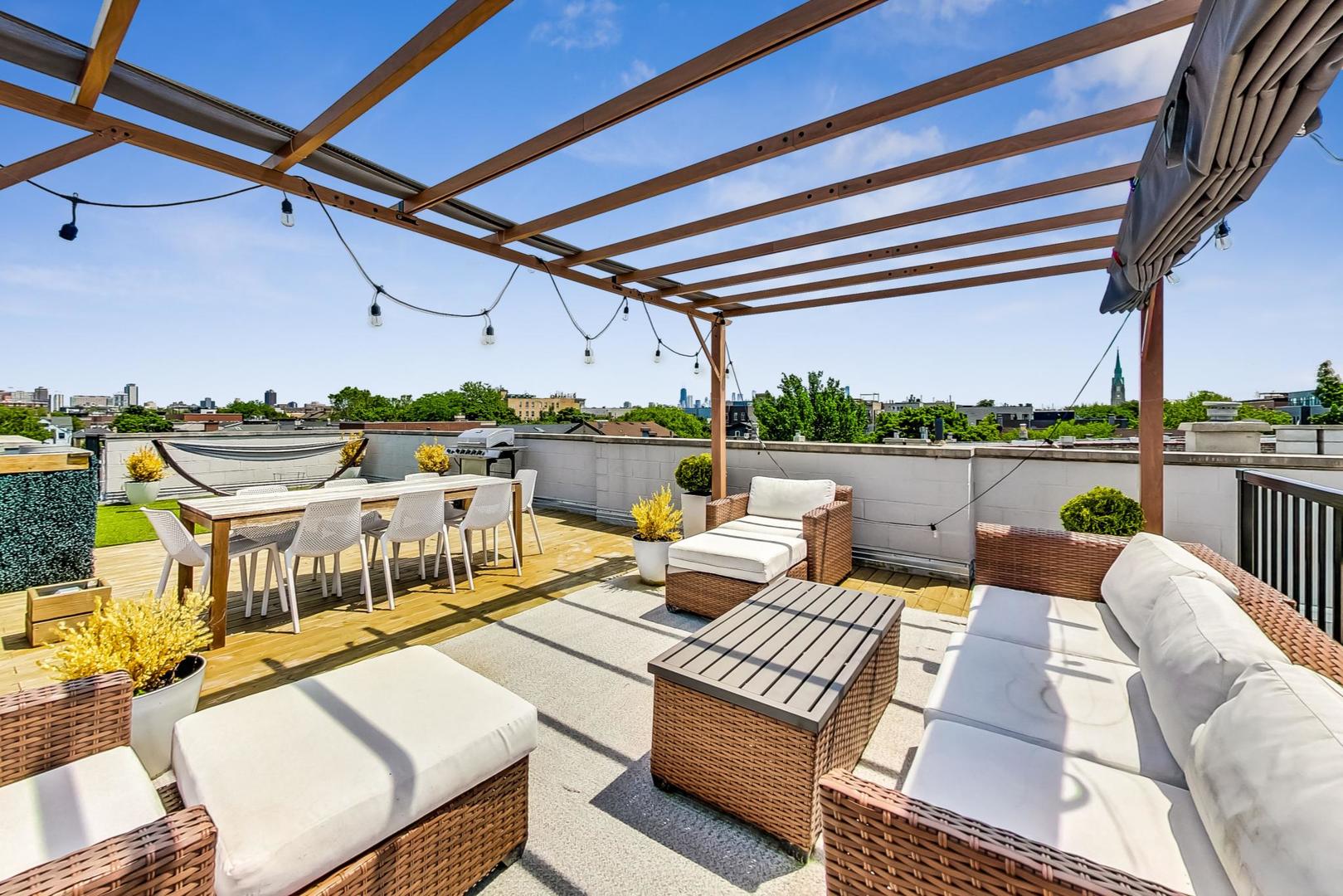 3249 N Southport Avenue Unit: 3