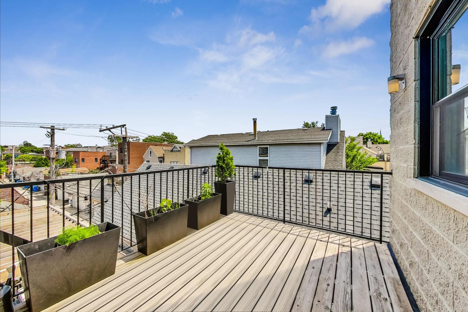 3249 N Southport Avenue Unit: 3