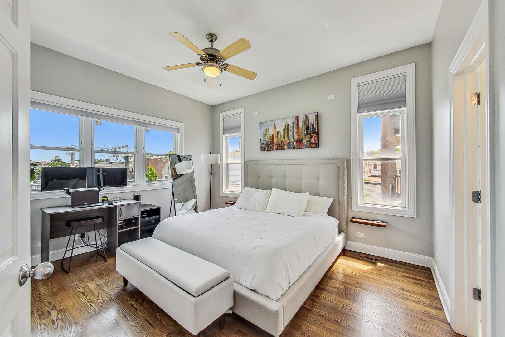 3249 N Southport Avenue Unit: 3