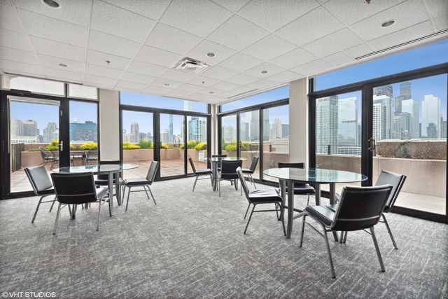 435 W ERIE Street Unit: 1904