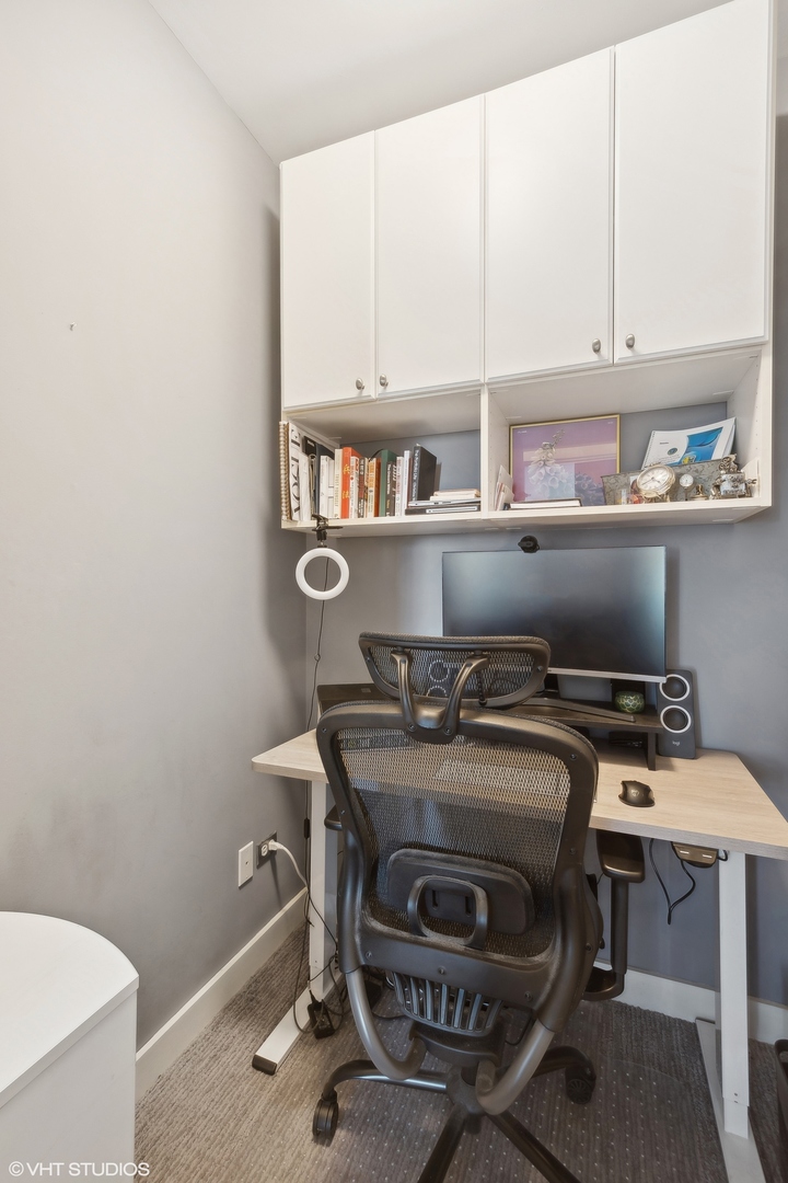 435 W ERIE Street Unit: 1904