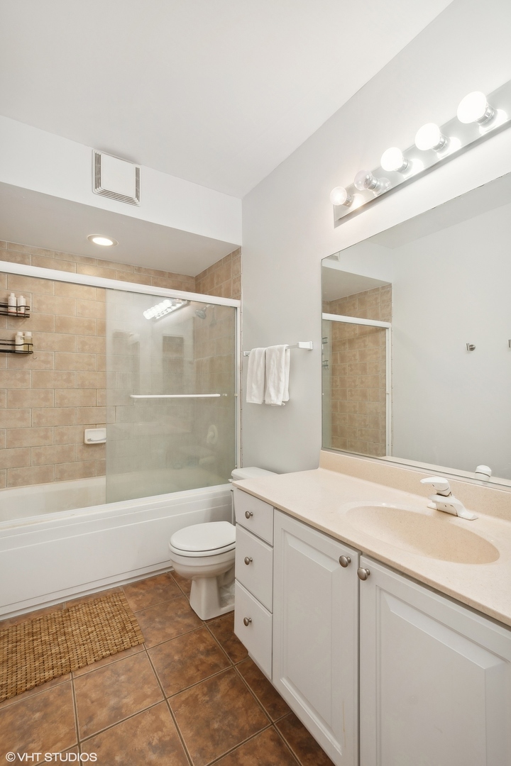 435 W ERIE Street Unit: 1904