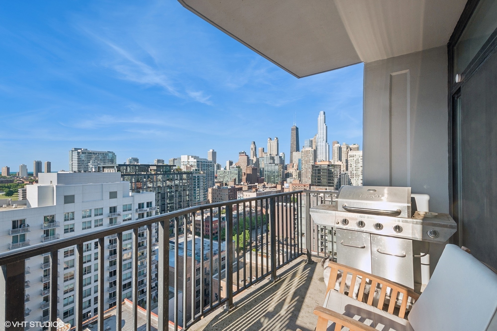 435 W ERIE Street Unit: 1904