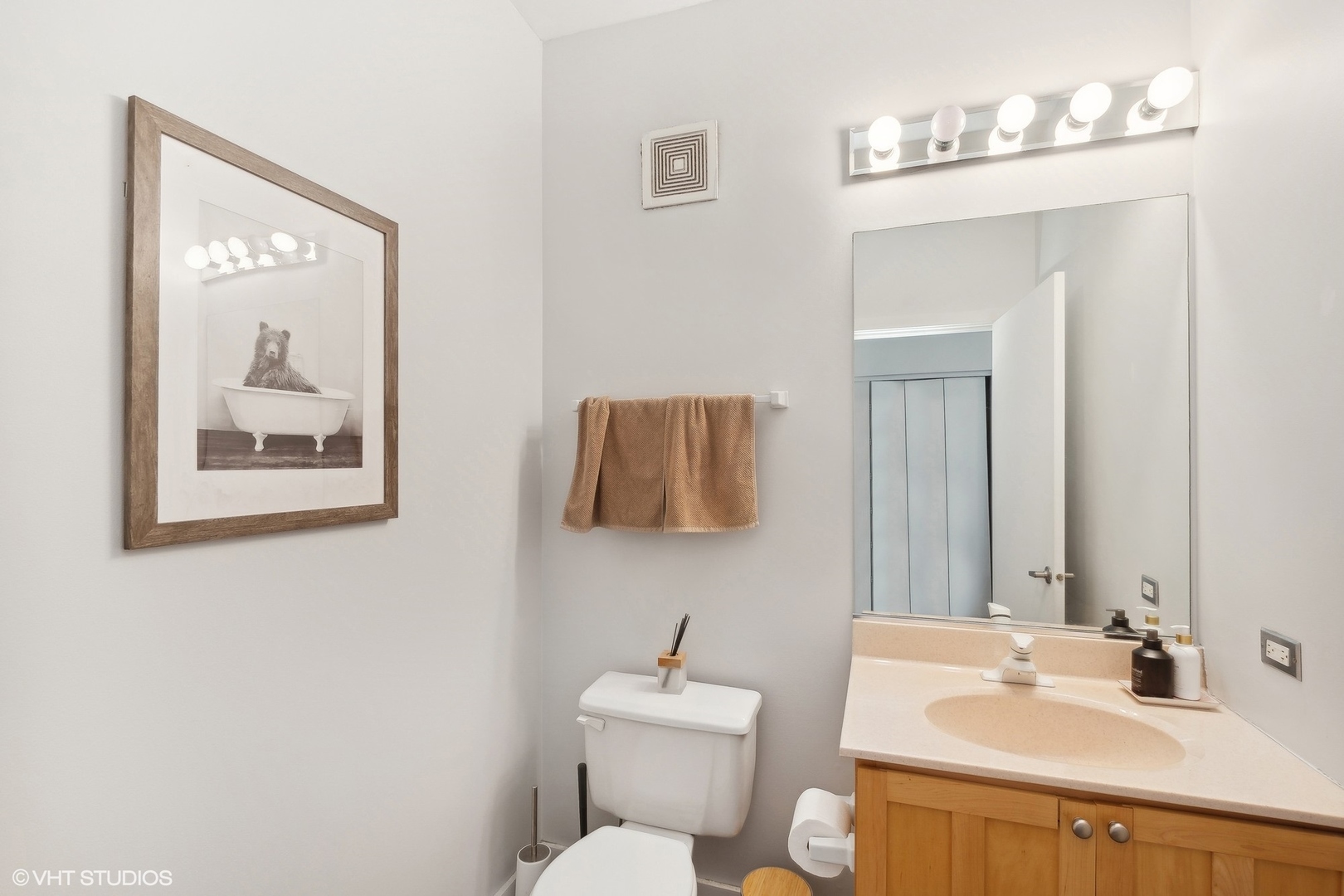 435 W ERIE Street Unit: 1904