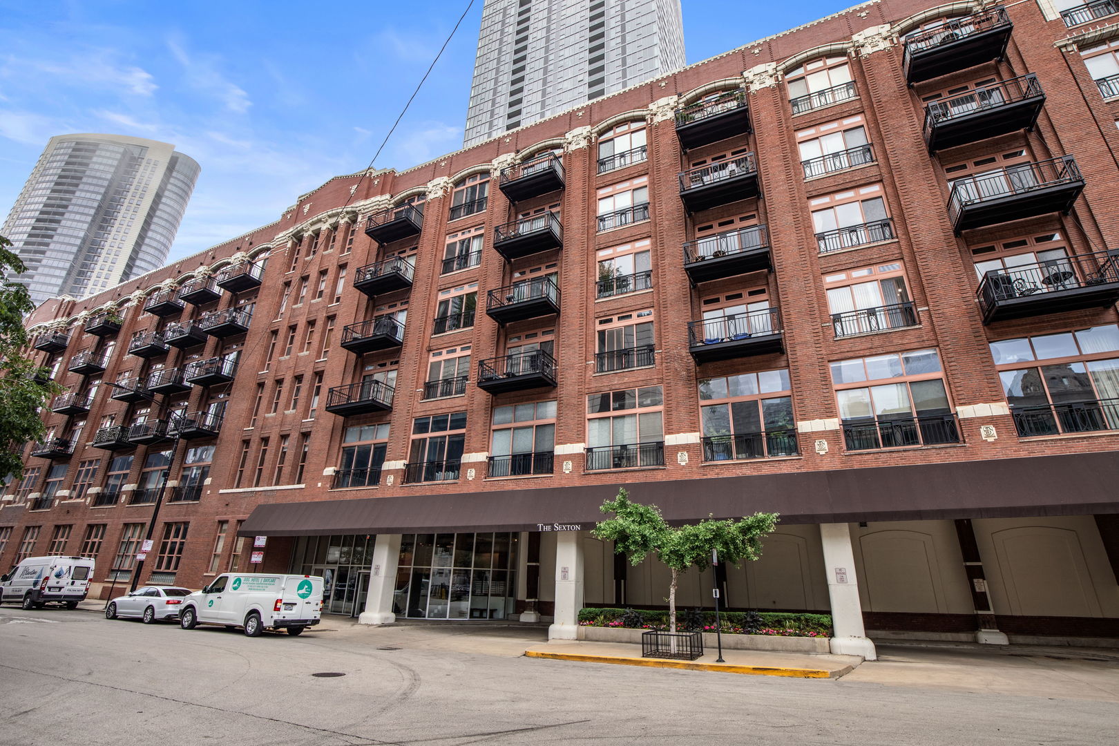 360 W Illinois Street Unit: 515