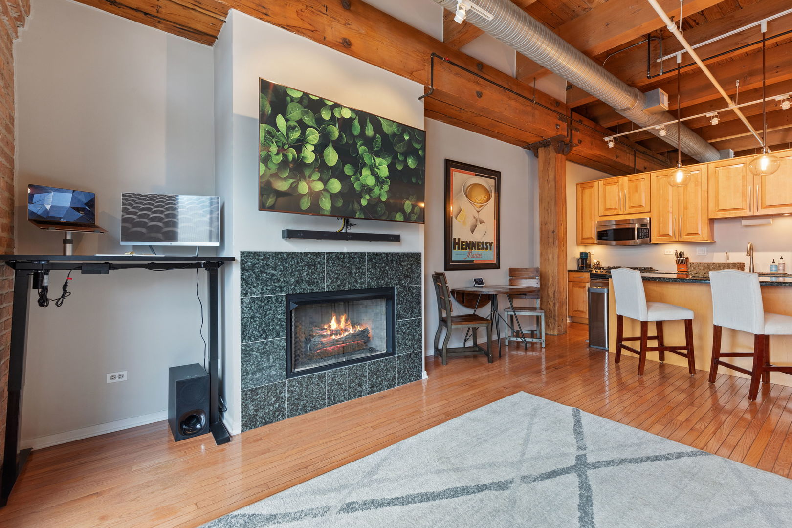 360 W Illinois Street Unit: 515