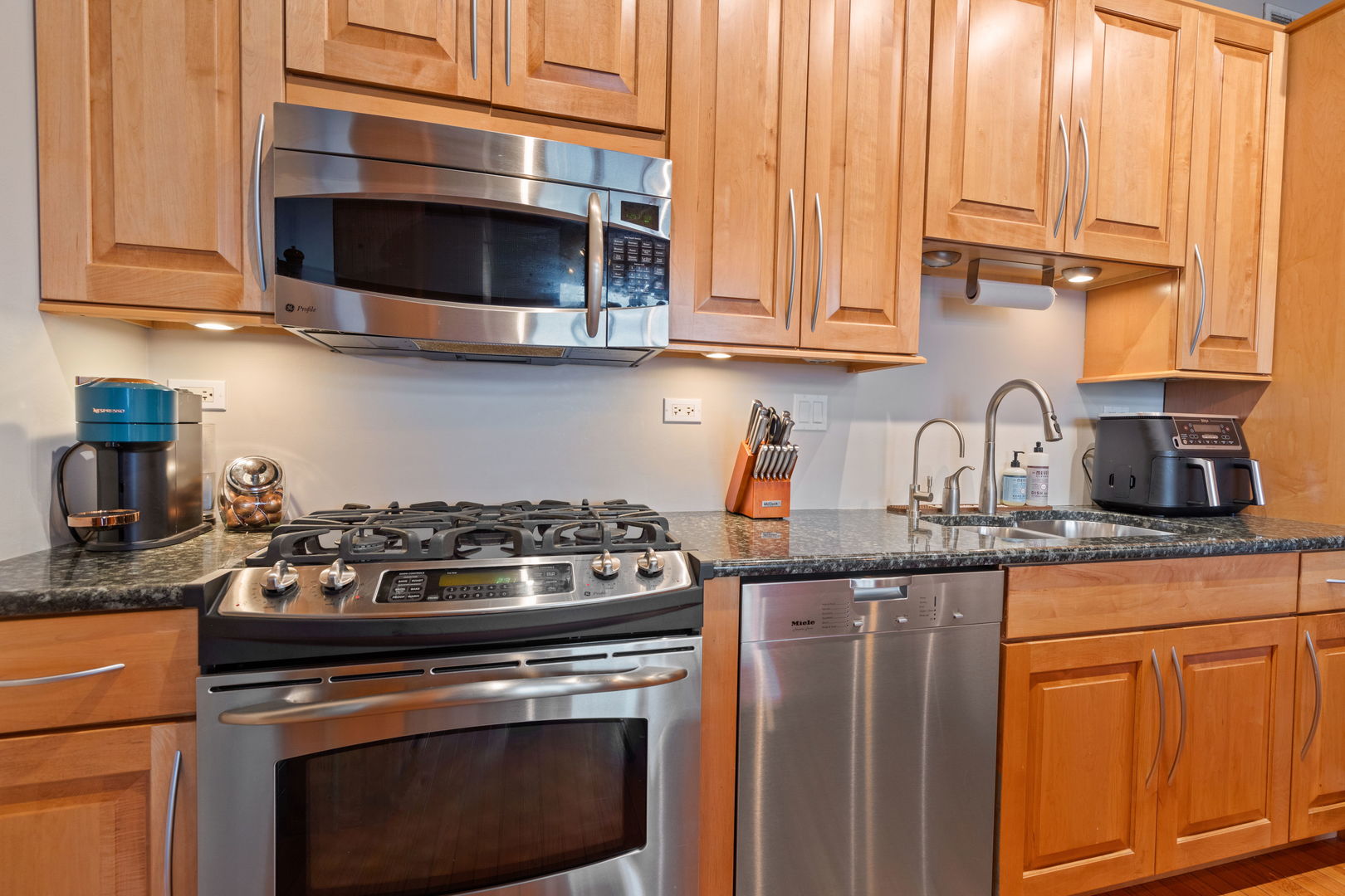 360 W Illinois Street Unit: 515