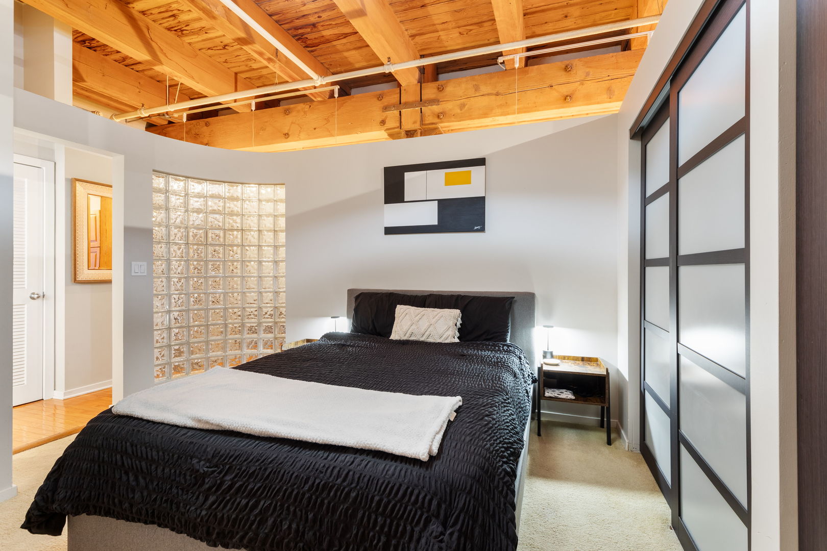 360 W Illinois Street Unit: 515