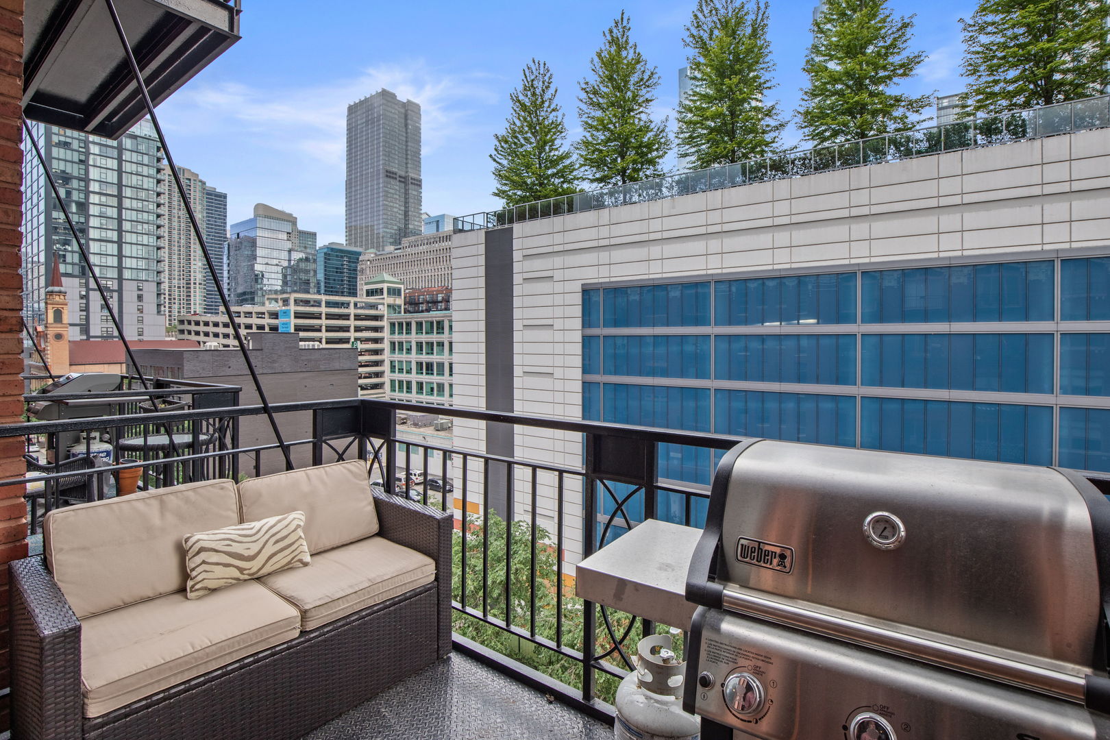 360 W Illinois Street Unit: 515