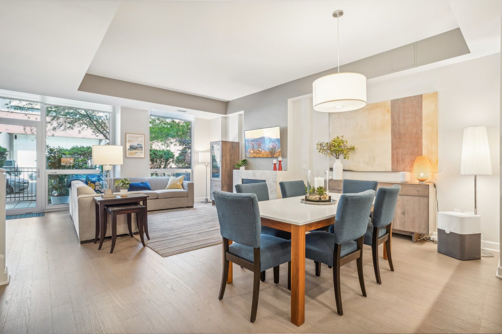 1913 S Calumet Avenue Unit: TH3