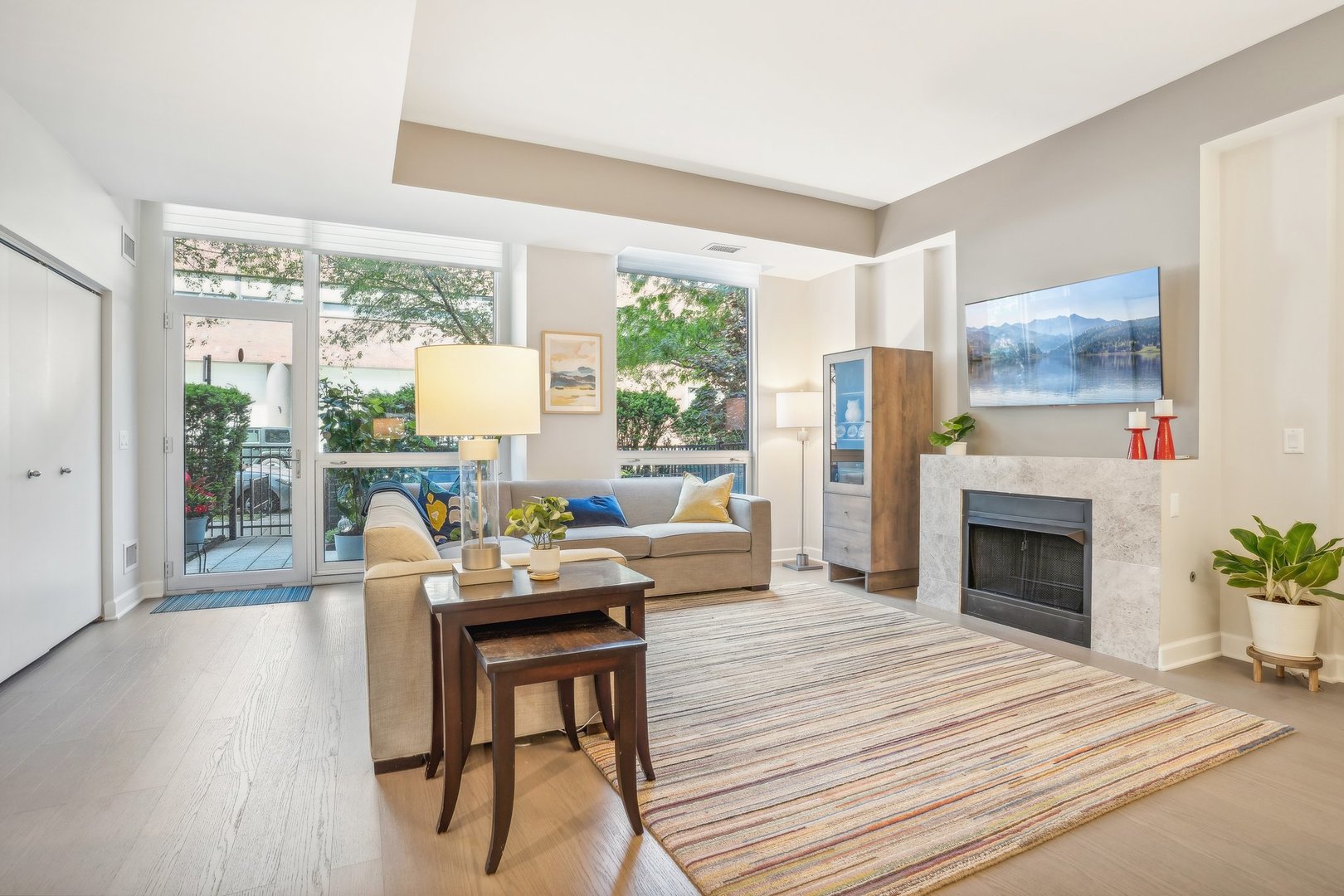 1913 S Calumet Avenue Unit: TH3