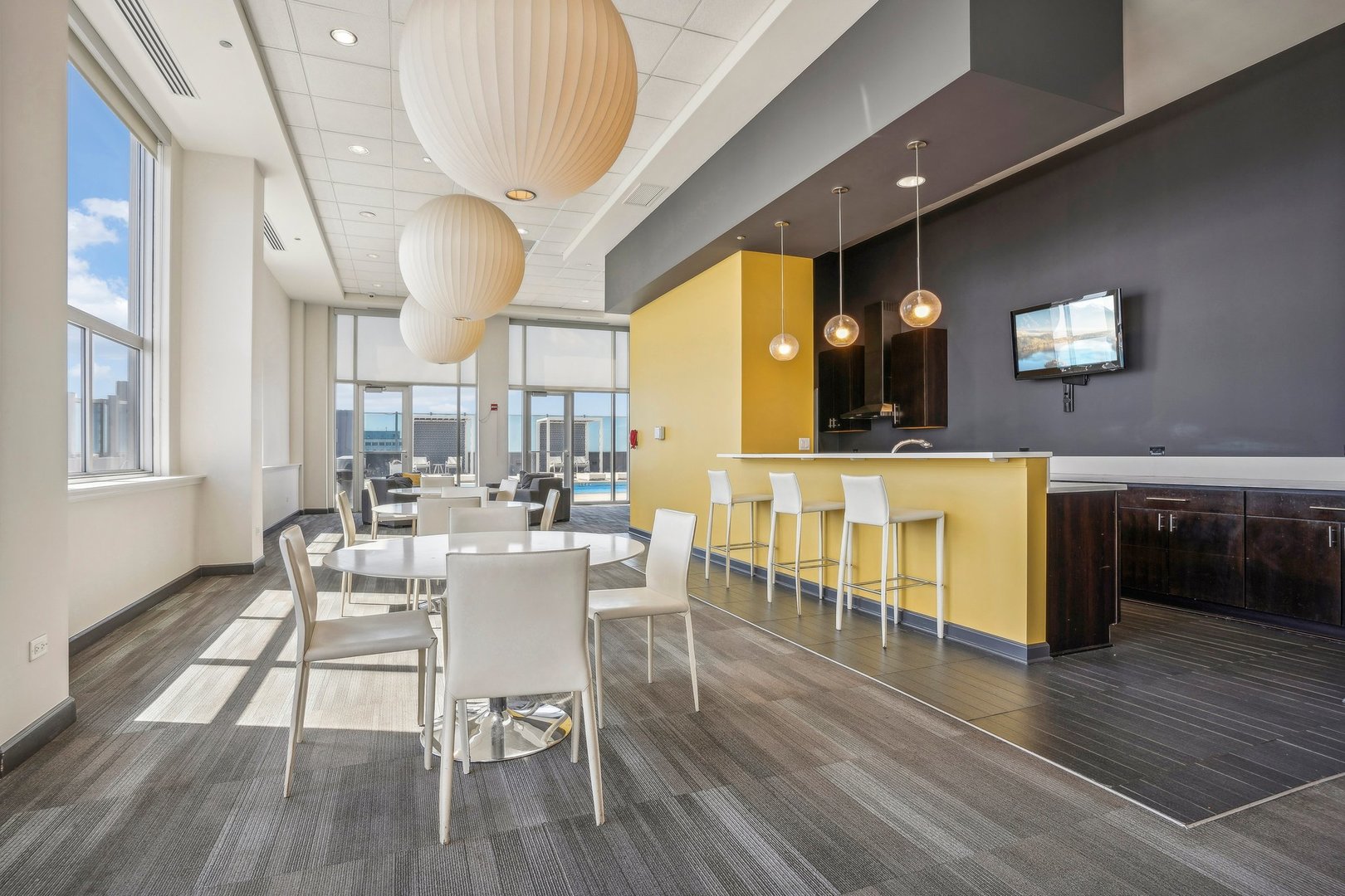 1913 S Calumet Avenue Unit: TH3