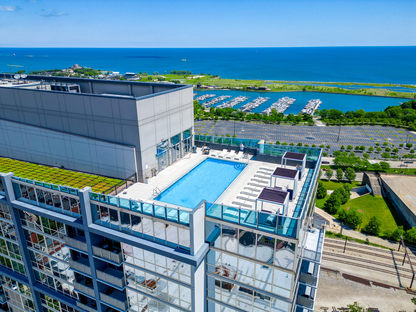 1913 S Calumet Avenue Unit: TH3