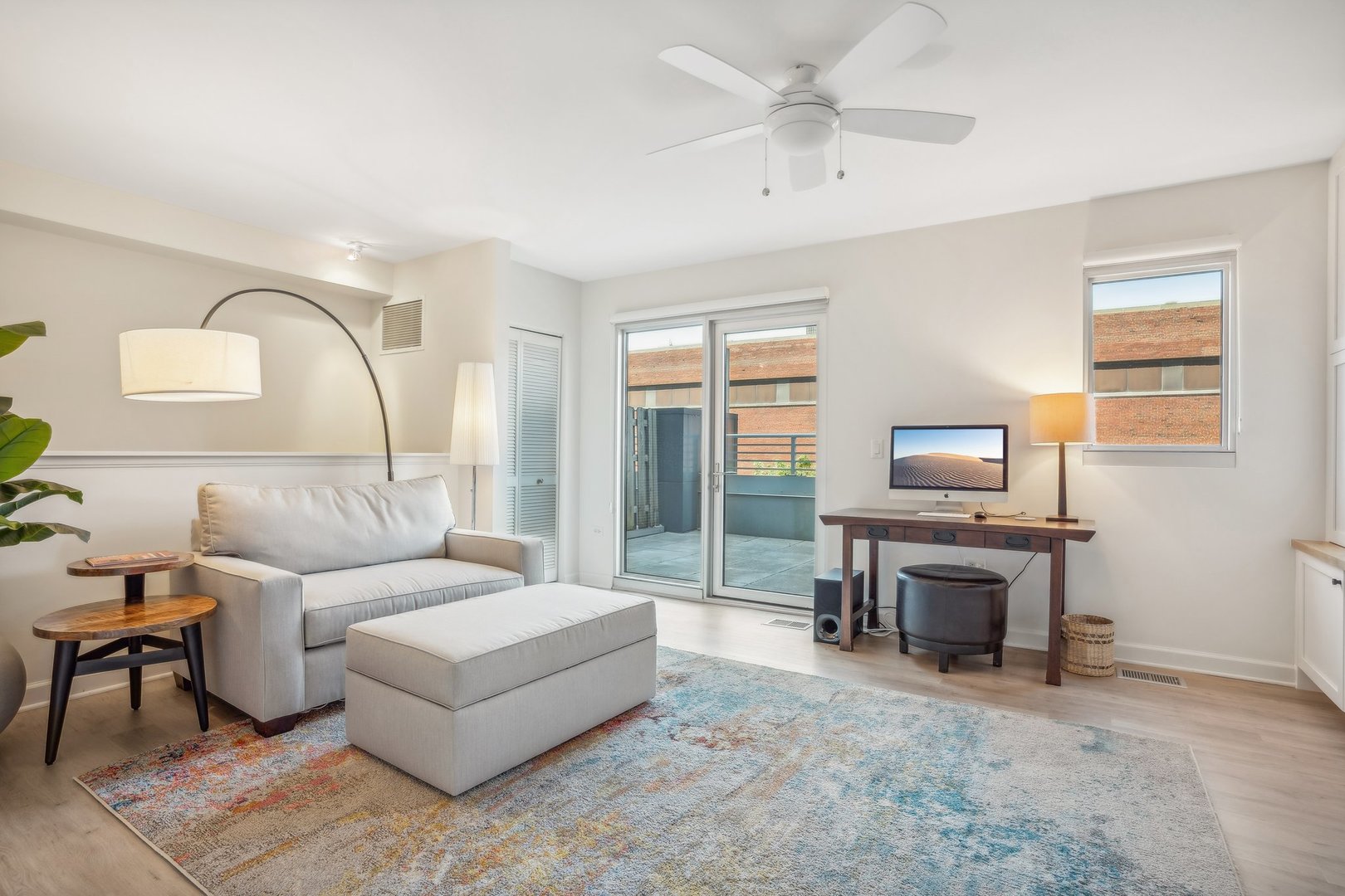 1913 S Calumet Avenue Unit: TH3