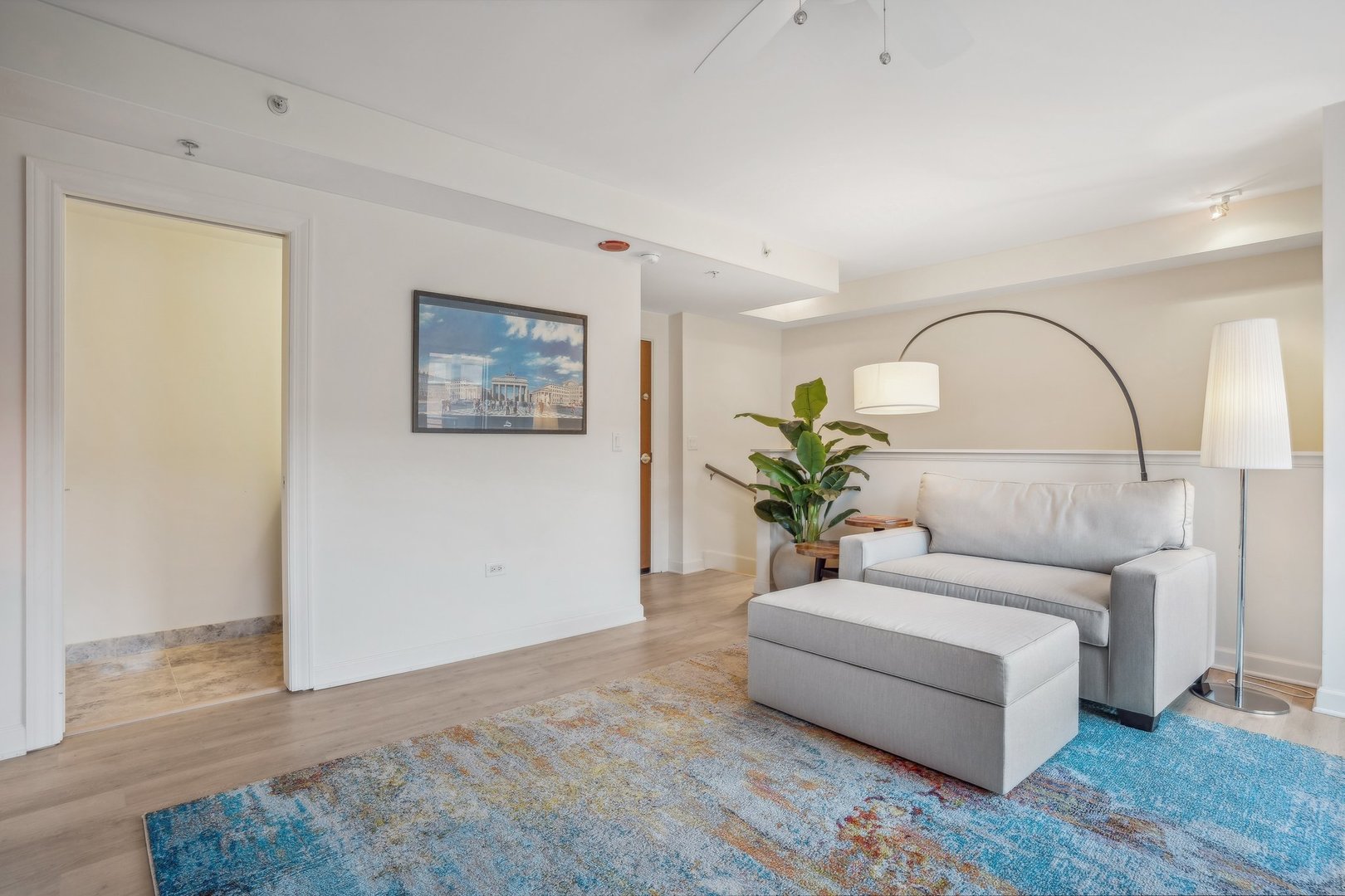 1913 S Calumet Avenue Unit: TH3