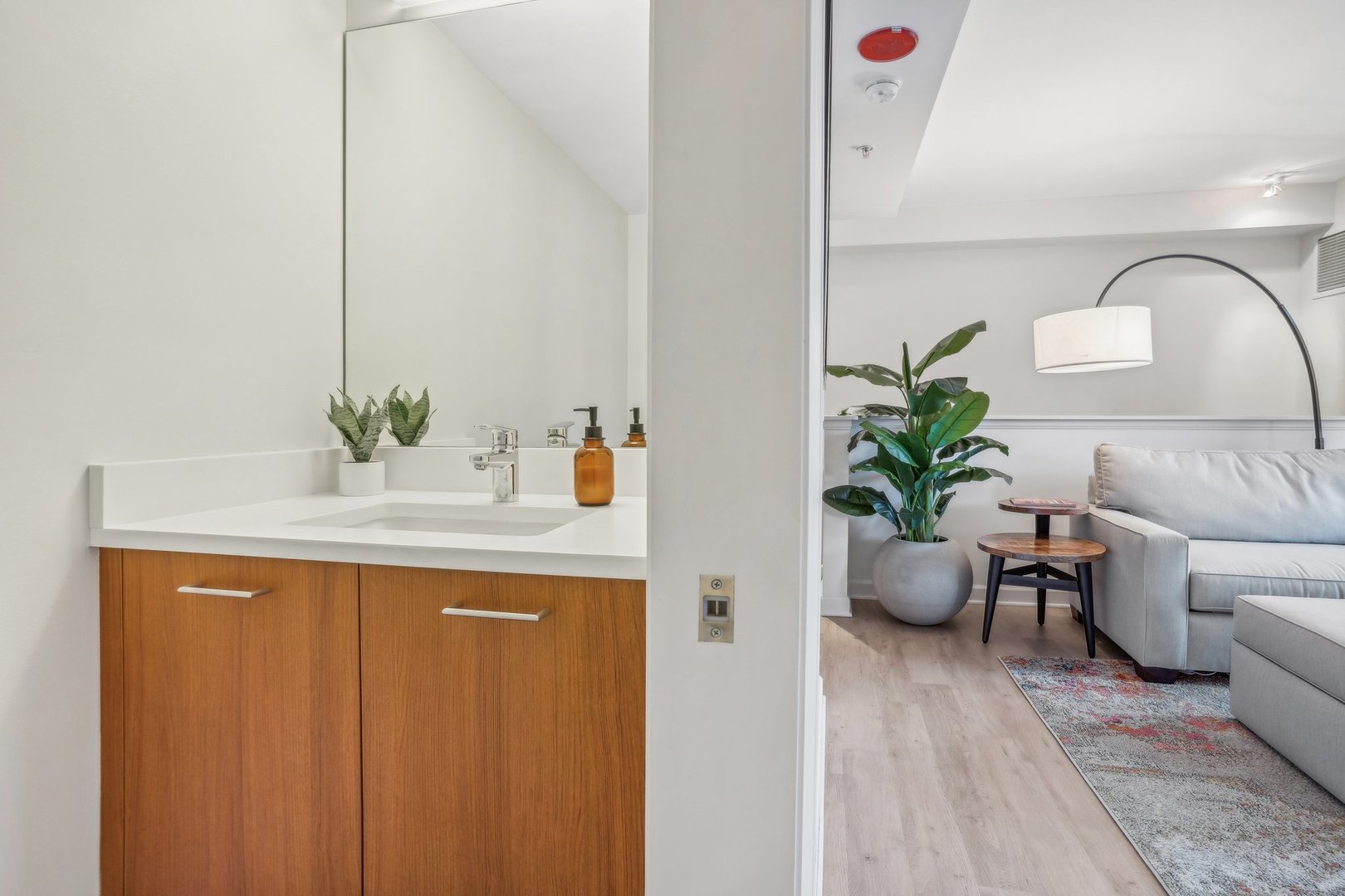 1913 S Calumet Avenue Unit: TH3