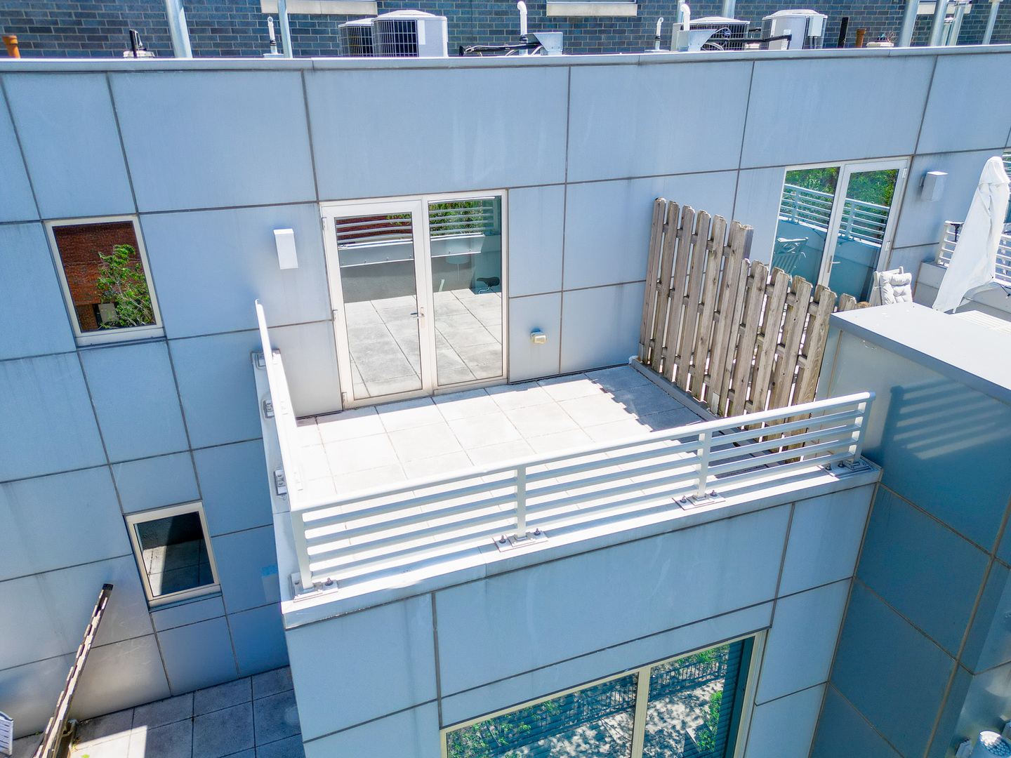 1913 S Calumet Avenue Unit: TH3