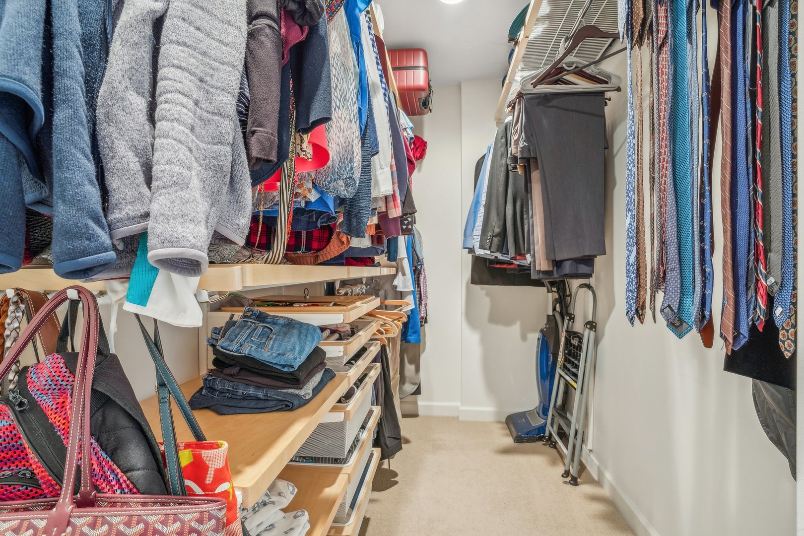 1913 S Calumet Avenue Unit: TH3