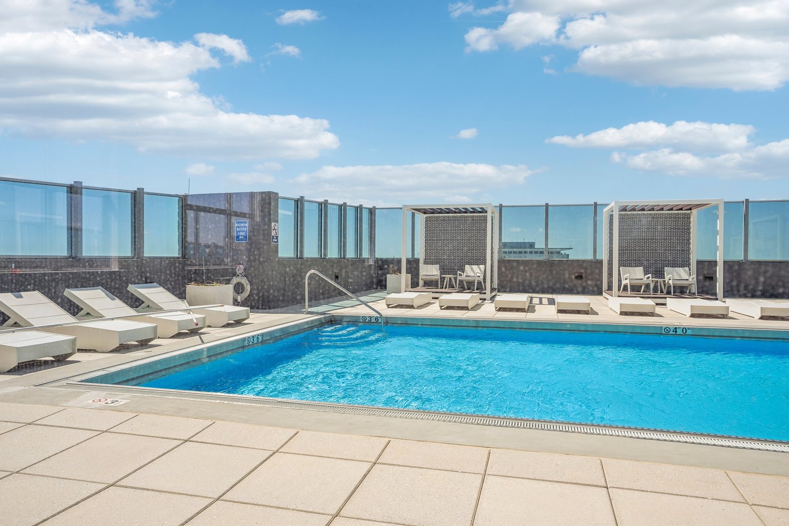 1913 S Calumet Avenue Unit: TH3