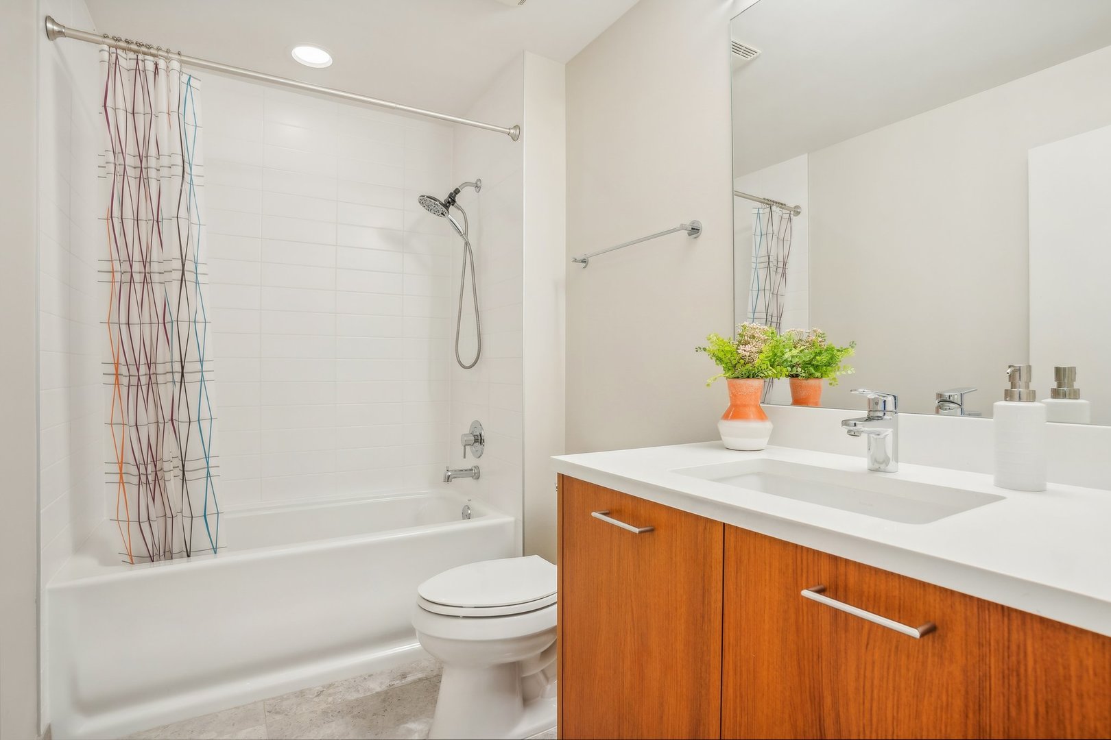 1913 S Calumet Avenue Unit: TH3