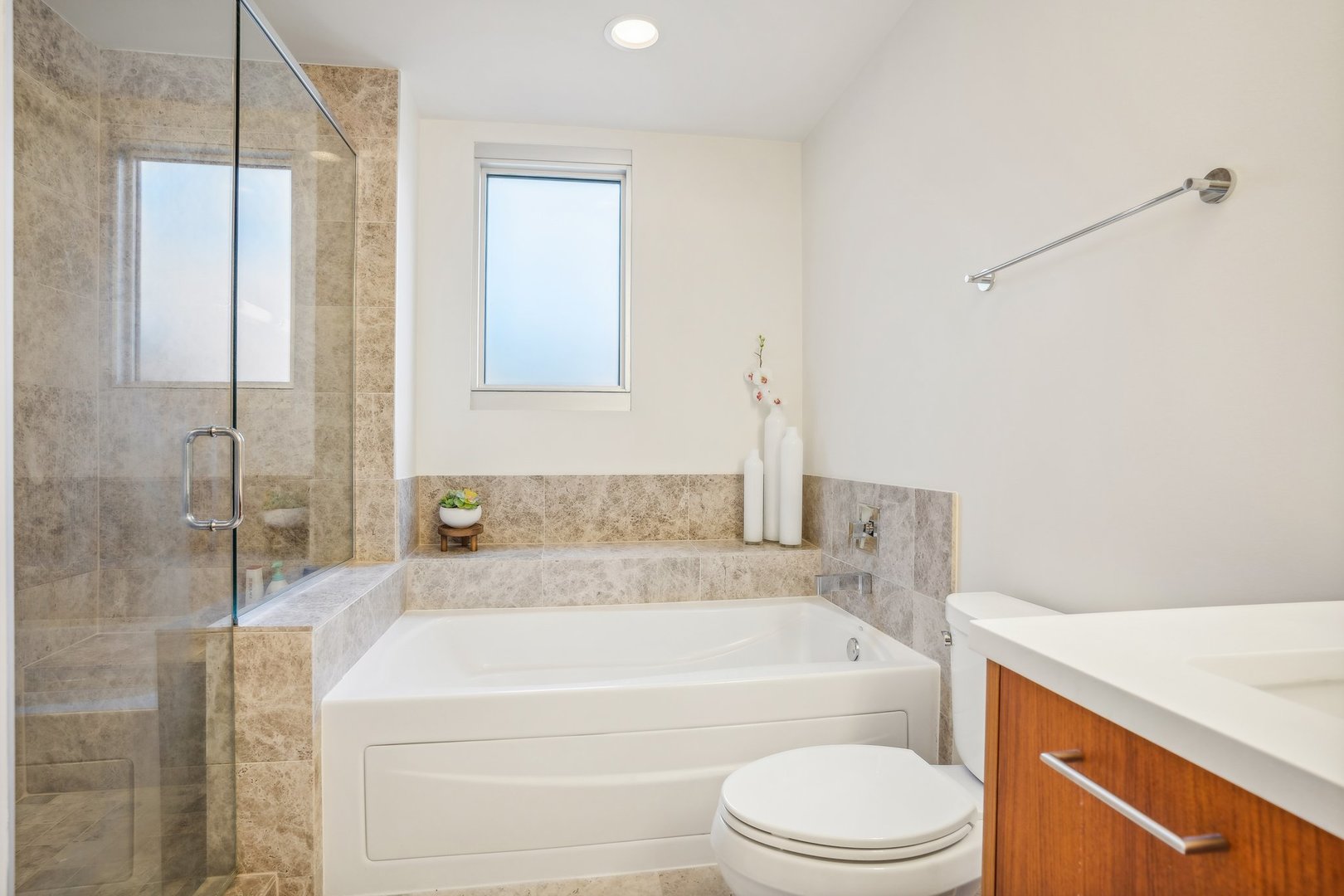 1913 S Calumet Avenue Unit: TH3