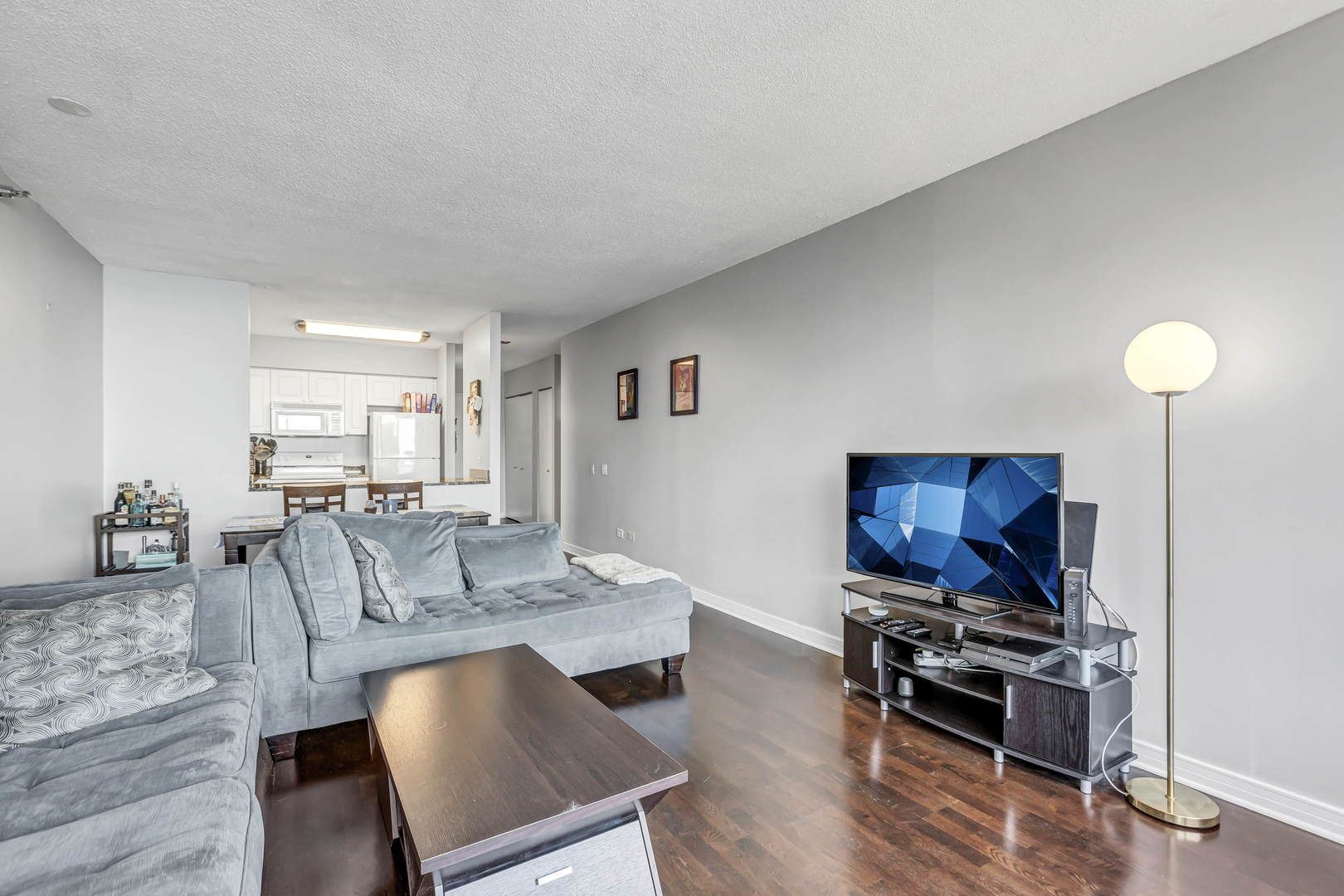 512 N MCCLURG Court Unit: 3706