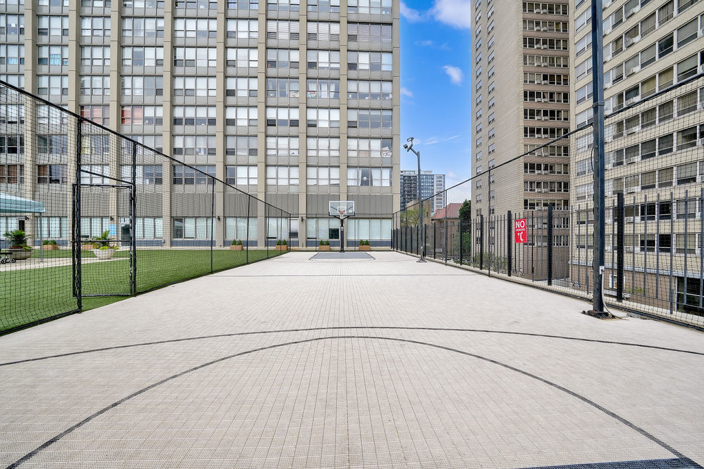 655 W Irving Park Road Unit: 5017