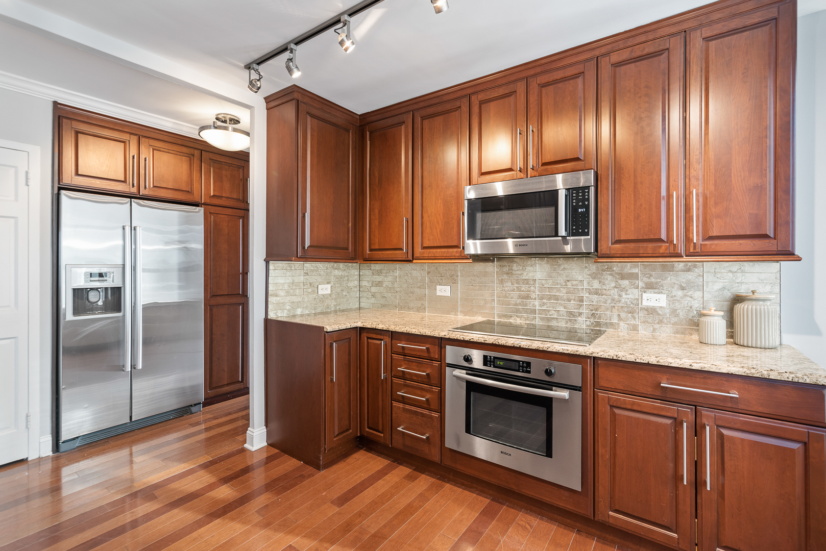 1550 N Lake Shore Drive Unit: 23GE