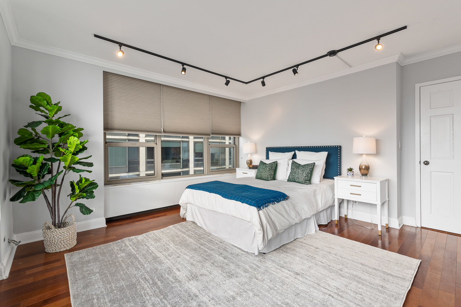 1550 N Lake Shore Drive Unit: 23GE