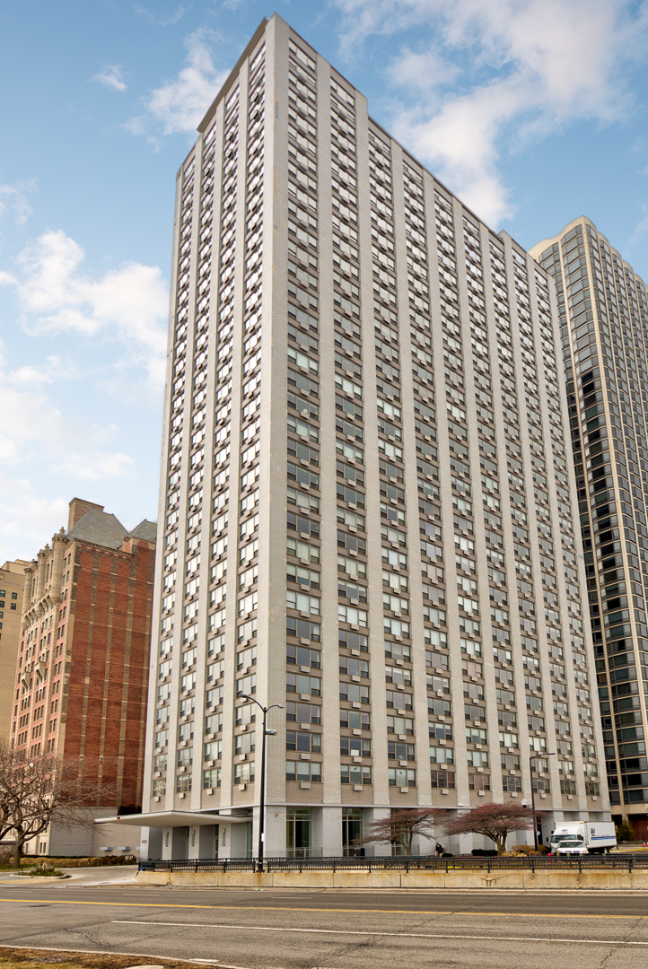 1550 N Lake Shore Drive Unit: 23GE