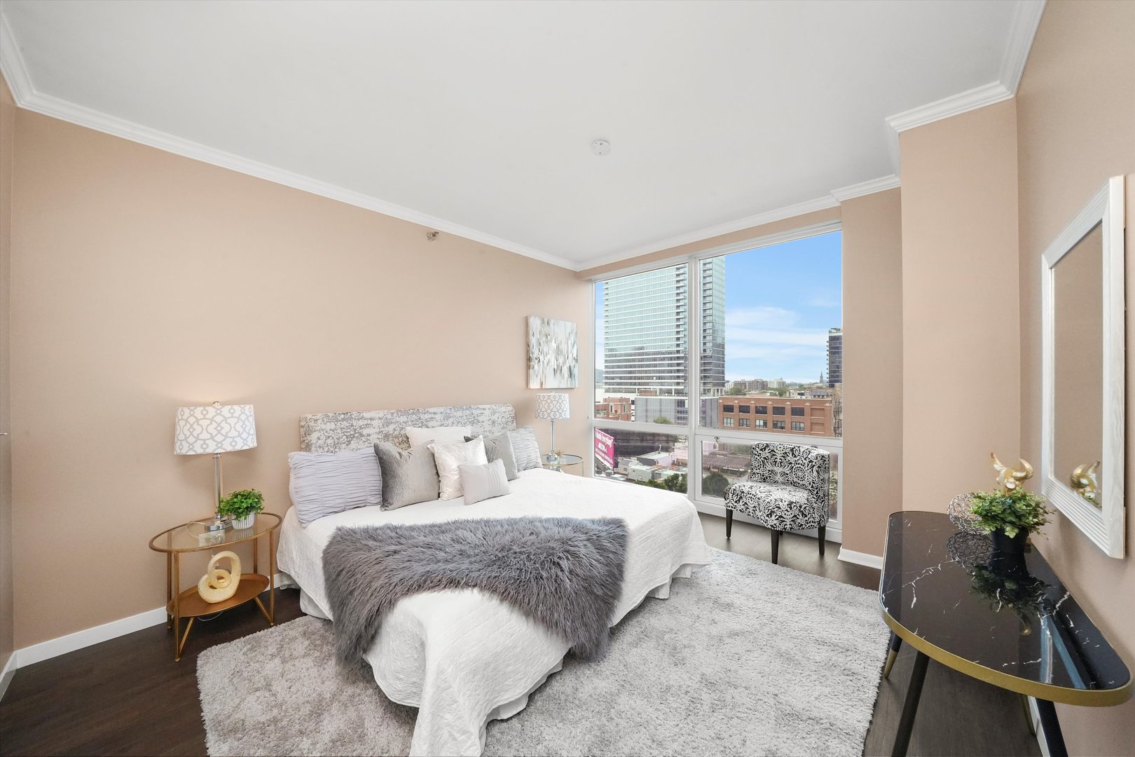 757 N Orleans Street Unit: 707